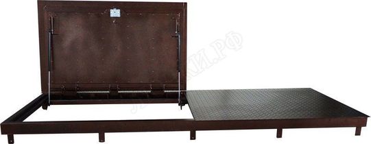 Напольный люк Дворник Уголок, алюминиевый рифленый лист, 2 створки Напольный люк Дворник Уголок, алюминиевый рифленый лист, 2 створки